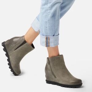 Sorel Joan of Arctic II Zip Wedge Booties Gray Leather Upper Size 10 Women’s